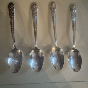 Collectible Presidents (Washington, Kennedy, Jefferson, Adams) silver Spoon Set